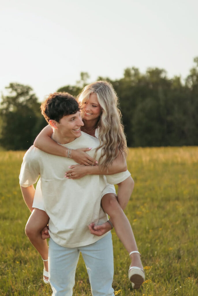 cute engagement photo ideas