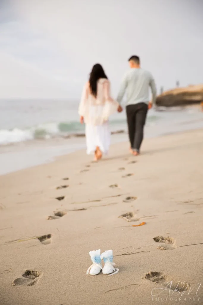 beach maternity photo ideas