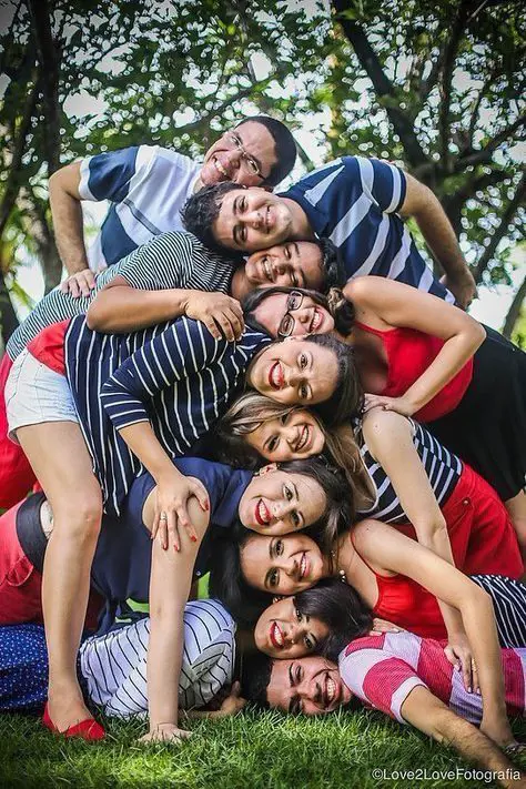 unique family photo ideas