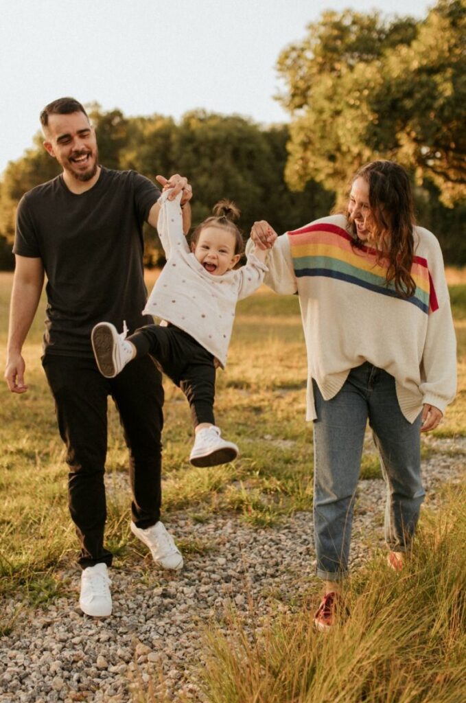 candid family photo ideas