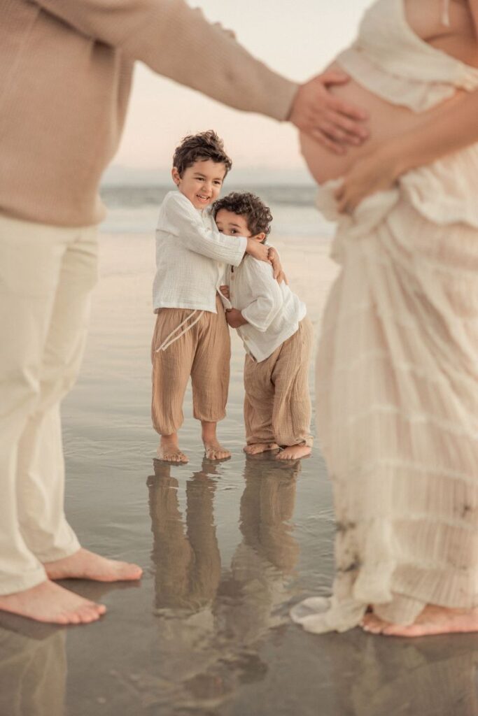 beach maternity photo ideas
