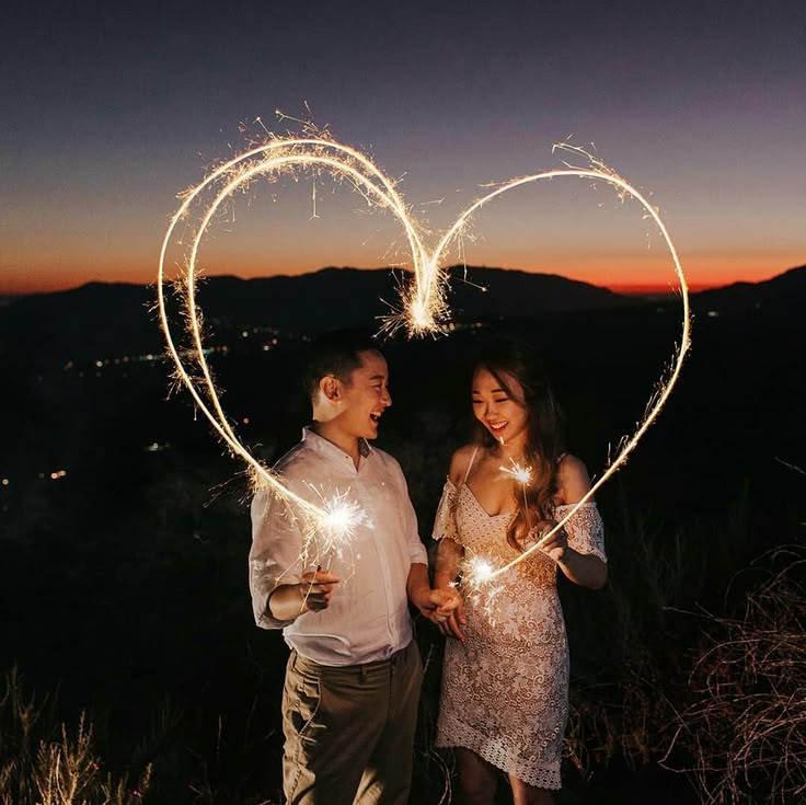 unique engagement photo ideas