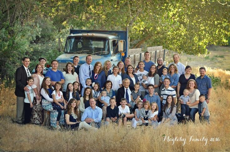 creative large family photo ideas