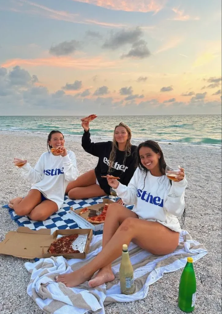beach group photo ideas