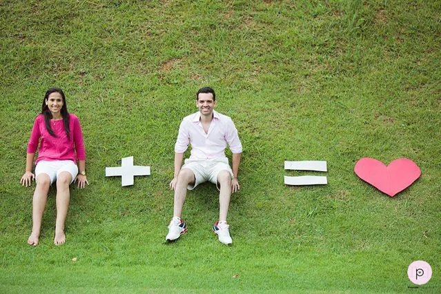 unique engagement photo ideas