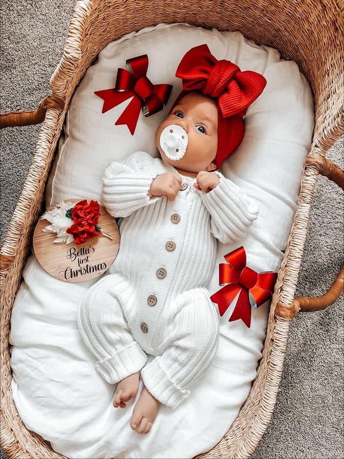 baby first christmas photo ideas
