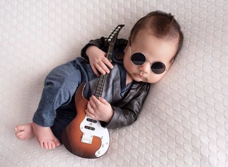 cute newborn photo ideas