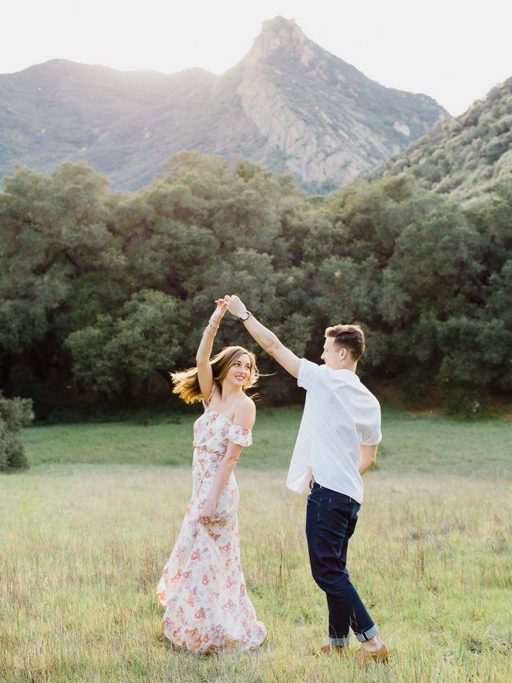 summer engagement photo ideas