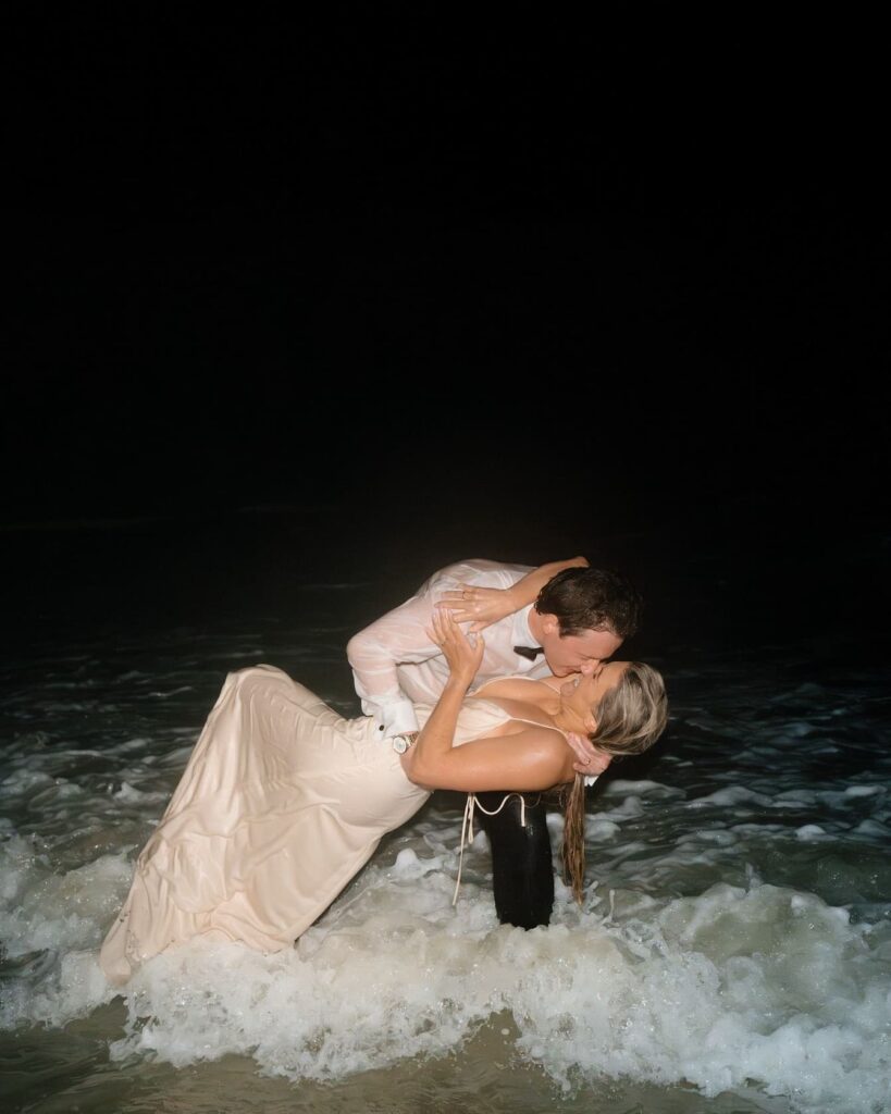 beach wedding photo ideas