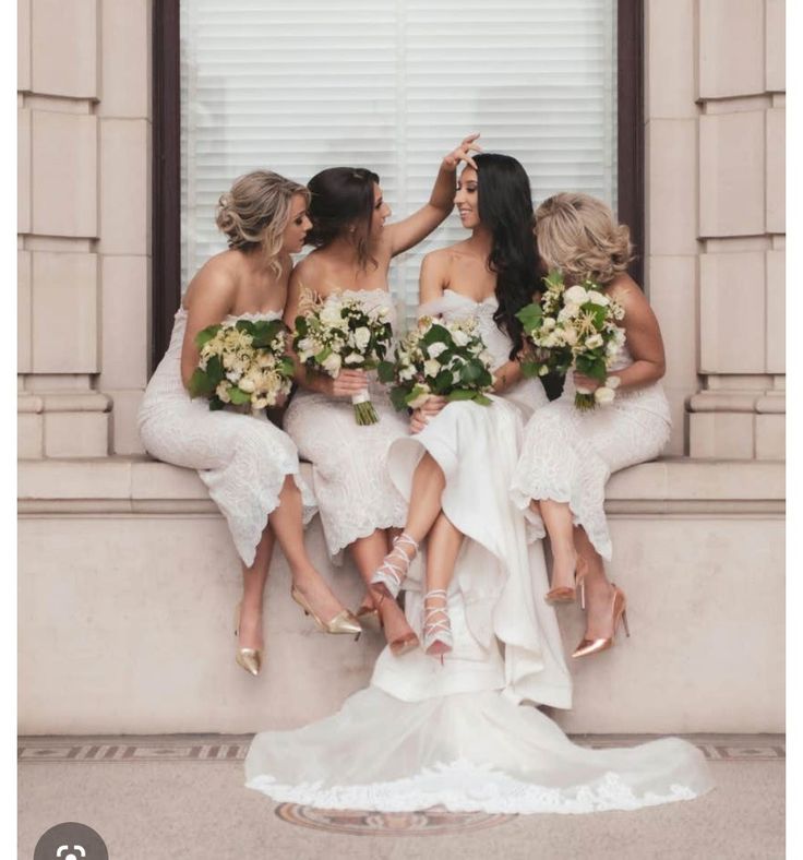 bride with bridesmaids photo ideas