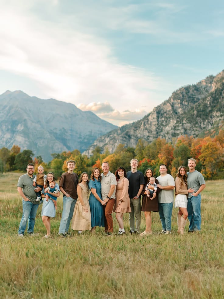 creative large family photo ideas
