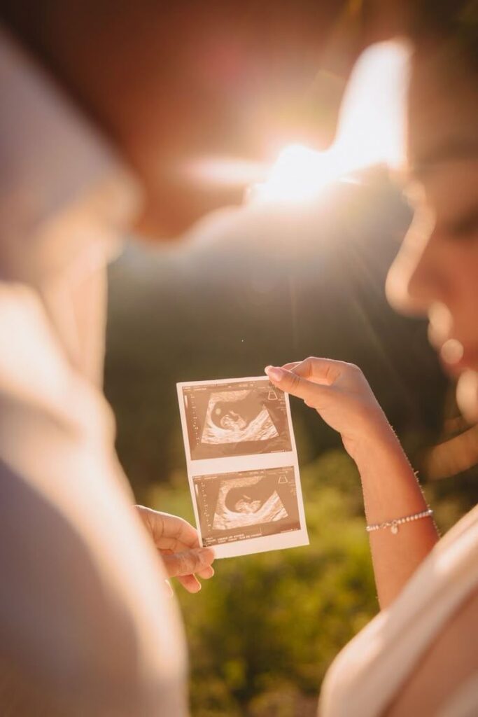 cute maternity photo ideas