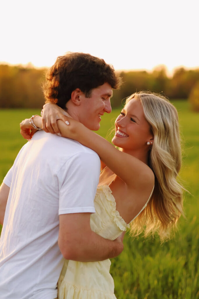 cute engagement photo ideas