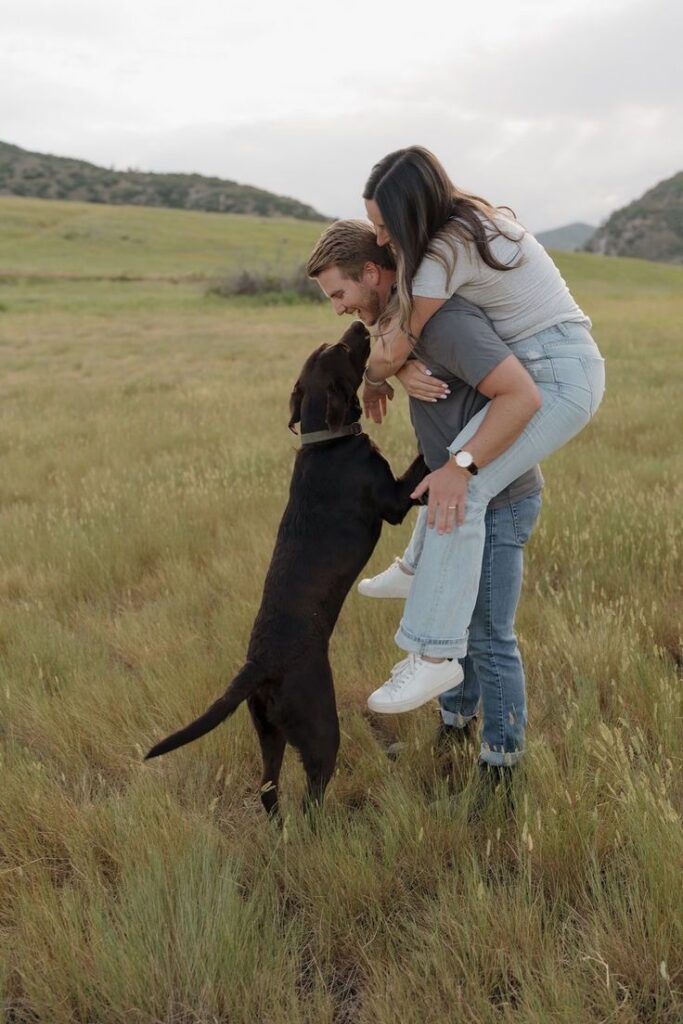 couple and dog photo ideas