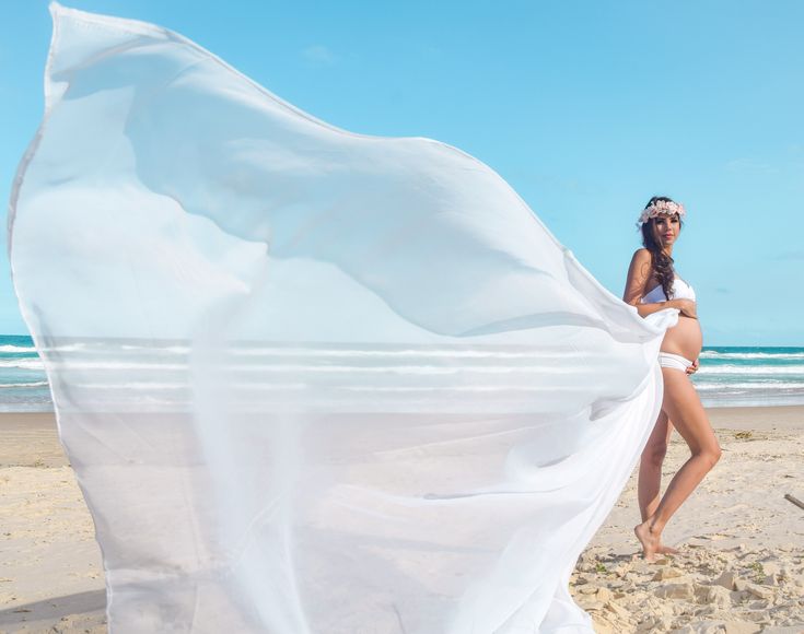beach maternity photo ideas