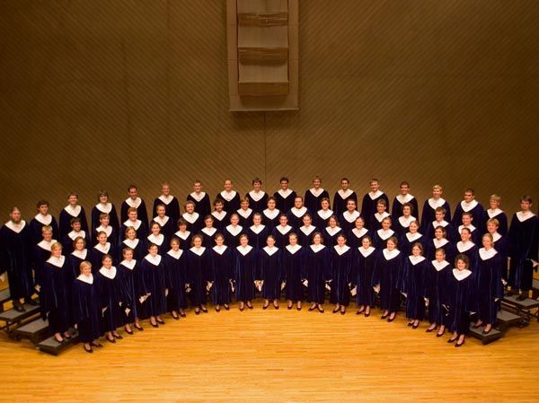 creative large group photo ideas