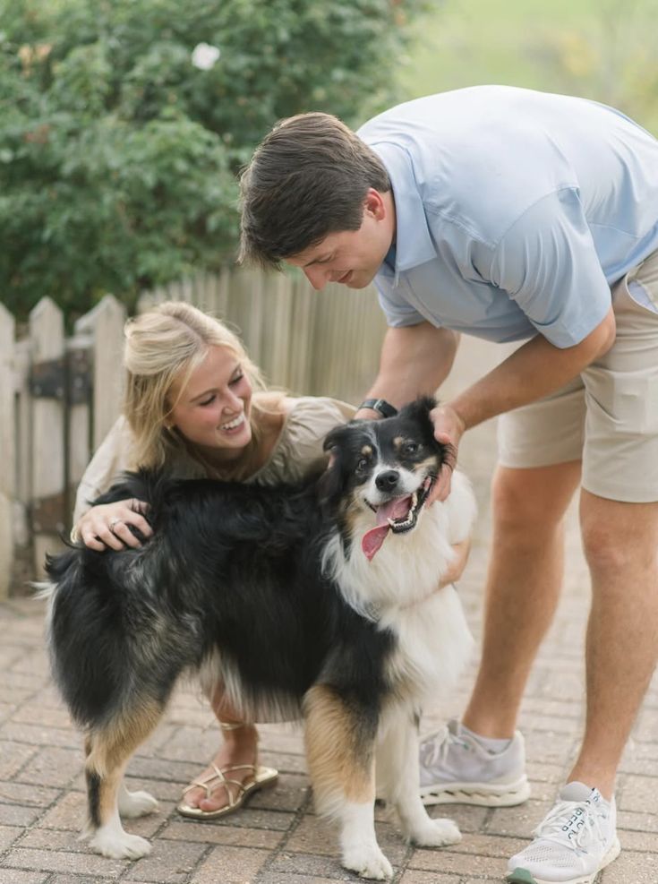 couple and dog photo ideas