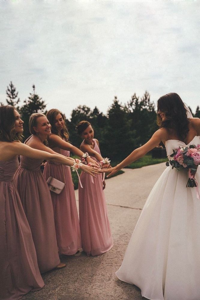 bride with bridesmaids photo ideas