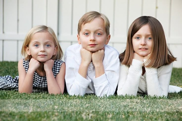 cute sibling photo ideas