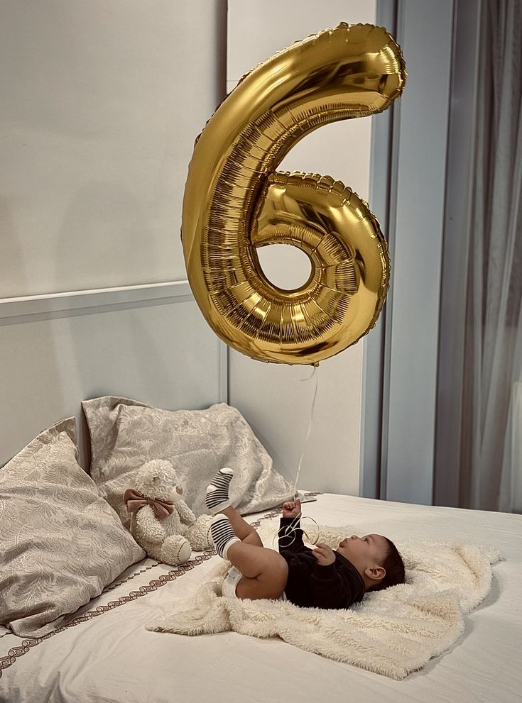 1 to 12 month baby photos at home