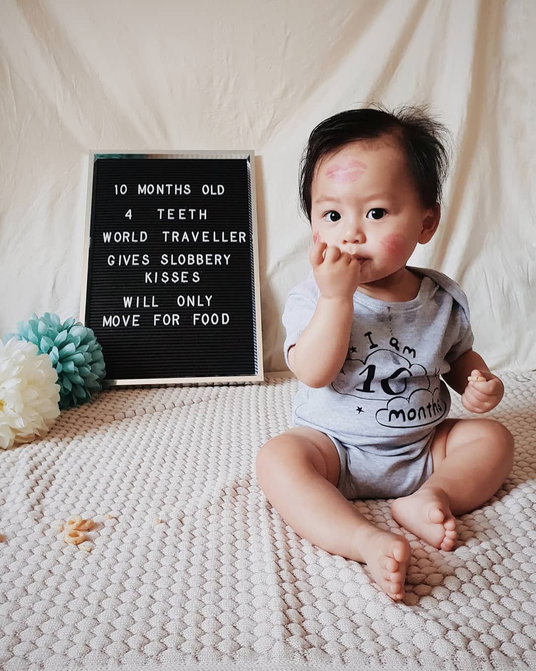 1 to 12 month baby photos at home