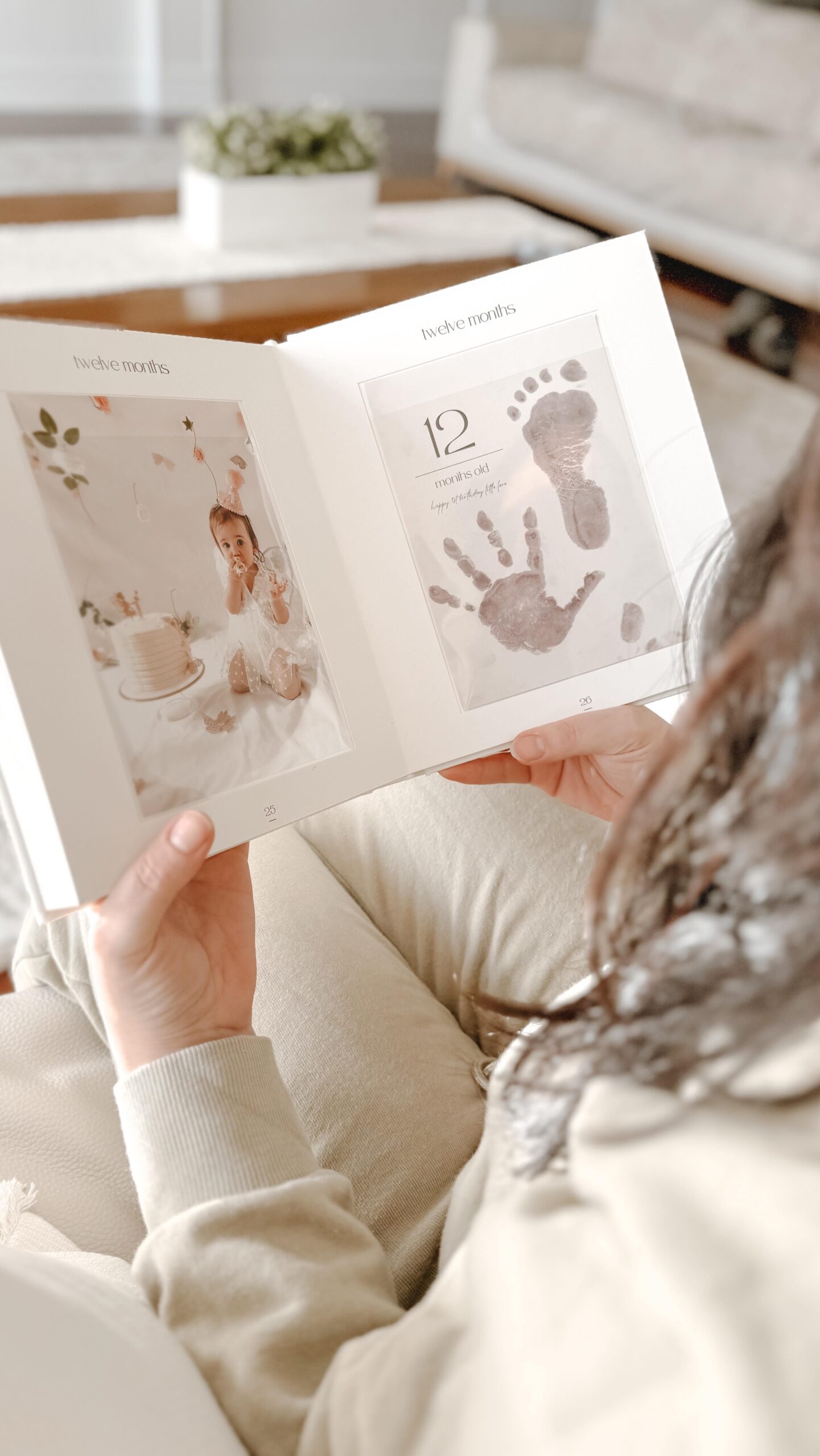 1 to 12 month baby photos at home