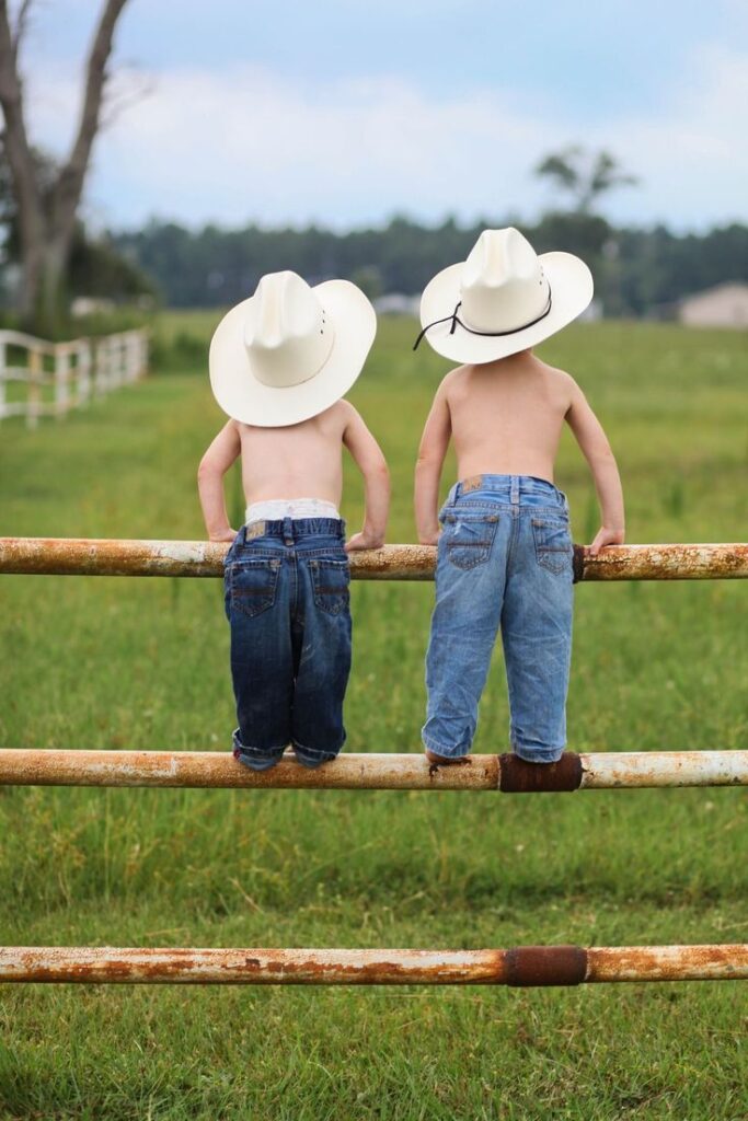 cute sibling photo ideas