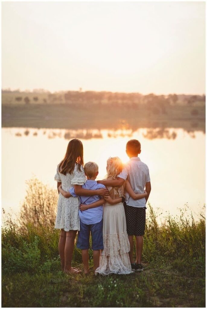 cute sibling photo ideas