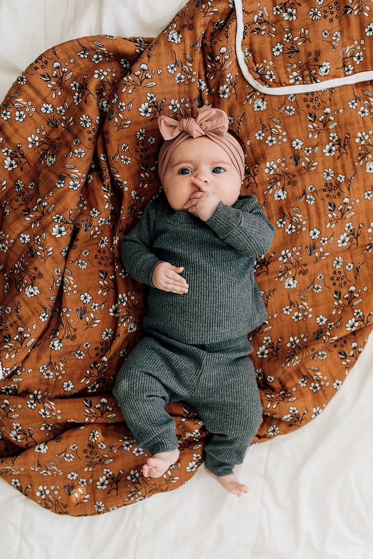 baby girl photoshoot ideas at home