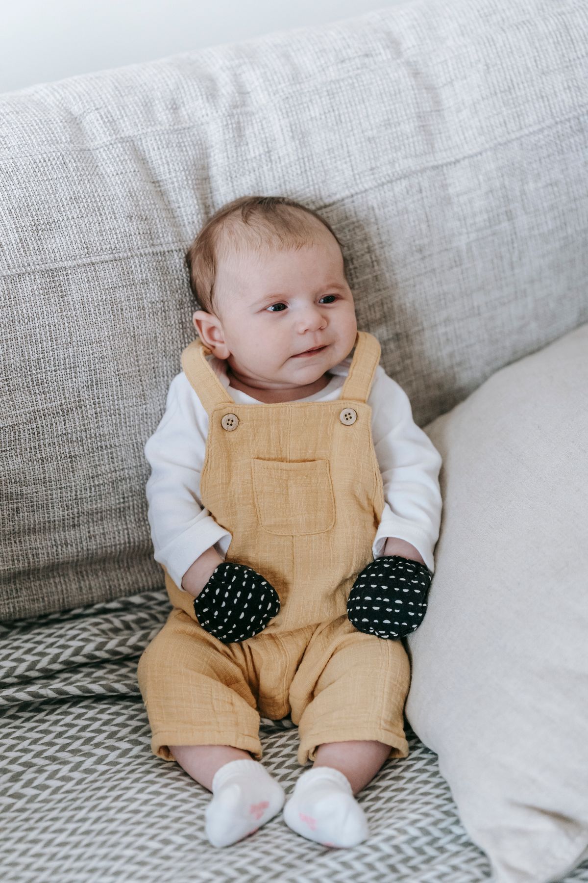 Month 5: Supported Sitting Portraits - baby photography idea