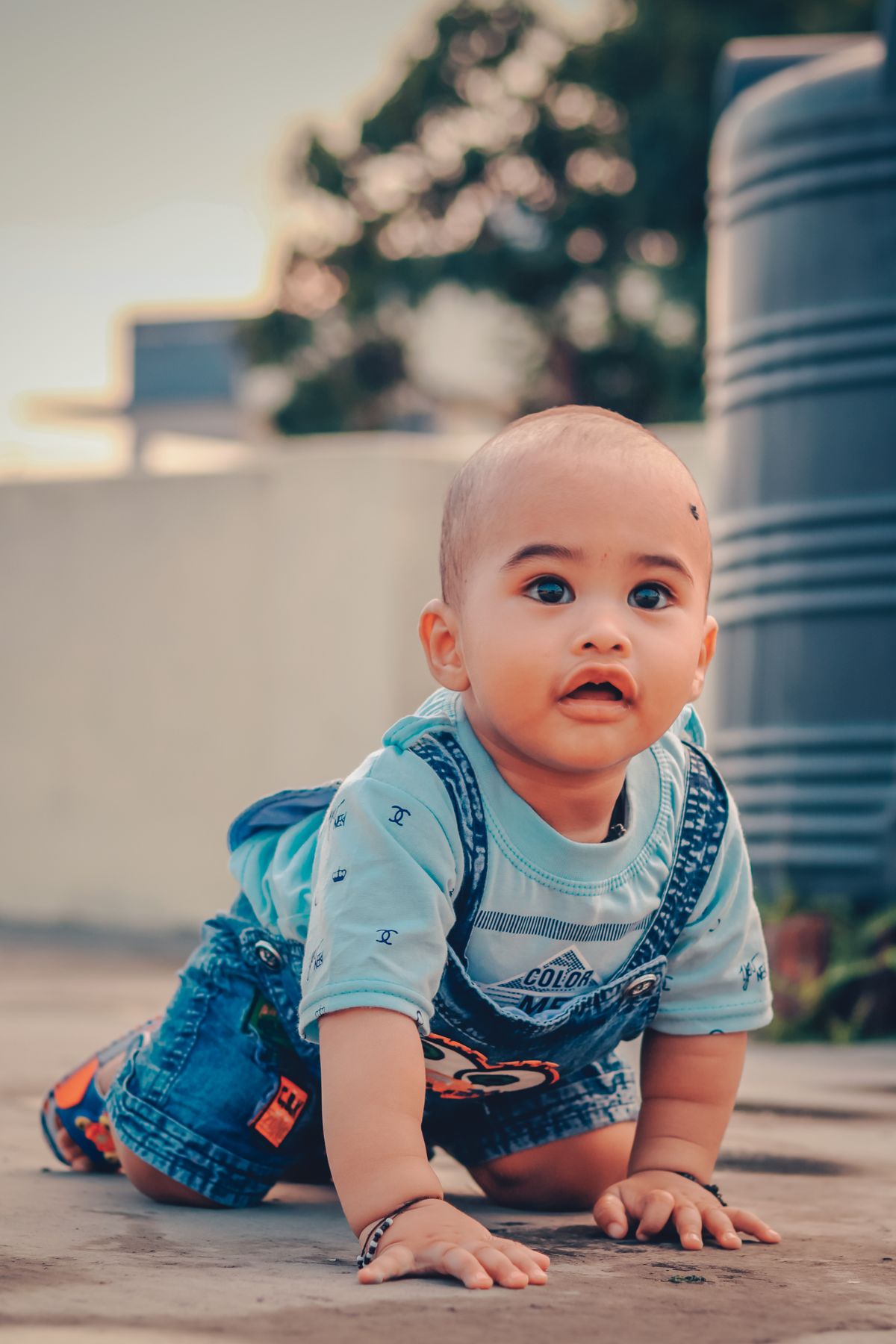 Month 9: Crawling in Motion - baby photography idea