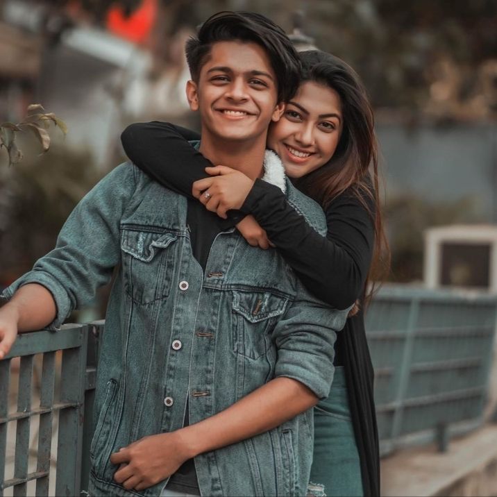 brother and sister photo poses