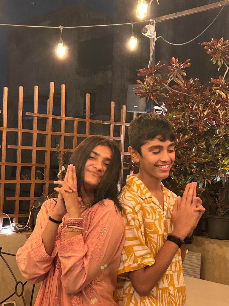 brother and sister photo poses