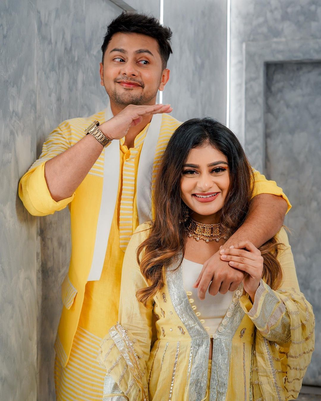 brother and sister photo poses