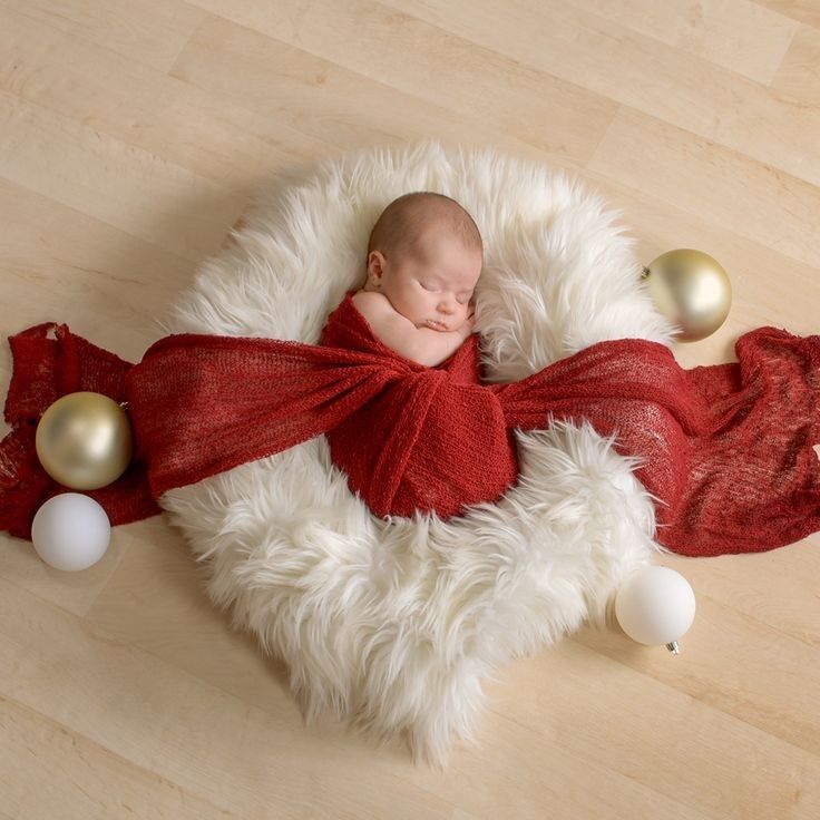 christmas theme baby photoshoot